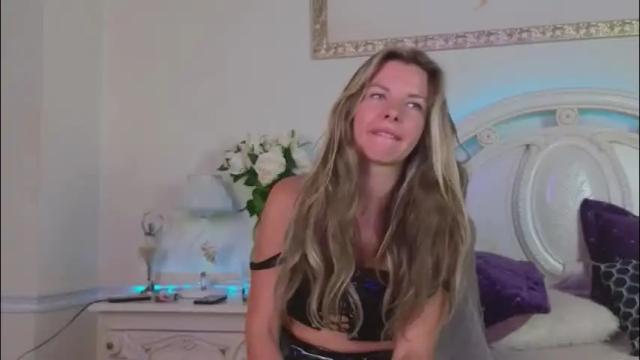Image 6 of lunarishi Stream on Chaturbate on 1 month ago