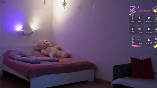 Image 3 of lunarrbaby Stream on Chaturbate on 1 month ago