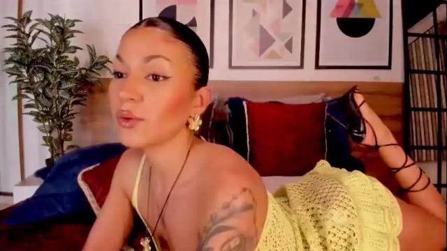 Image 11 of lunaruso Stream on Chaturbate on 28 days ago