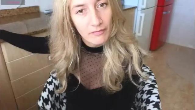 Image 3 of lunary_mix Stream on Chaturbate on 1 month ago