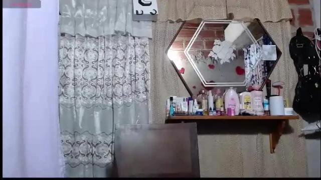 Image 4 of lunawillis Stream on Chaturbate on 1 month ago