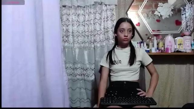 Image 6 of lunawillis Stream on Chaturbate on 1 month ago