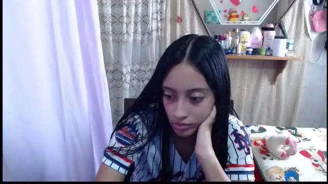 Image 3 of lunawillis Stream on Chaturbate on 28 days ago