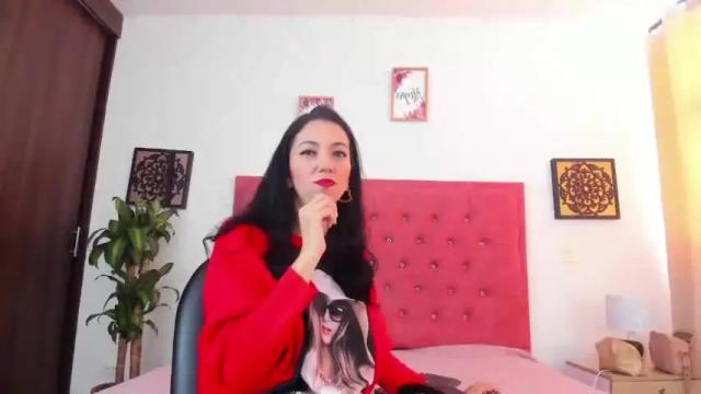 Image 6 of lunazambrano18 Stream on Chaturbate on 15 months ago