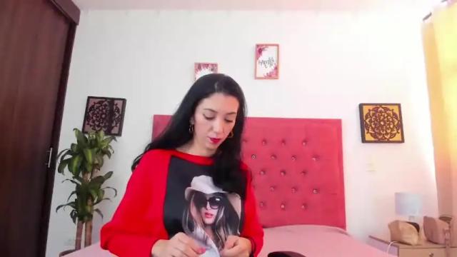 Image 7 of lunazambrano18 Stream on Chaturbate on 15 months ago