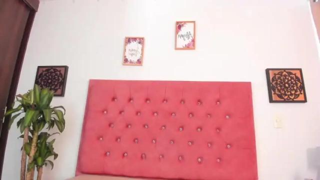 Image 4 of lunazambrano18 Stream on Chaturbate on 14 months ago
