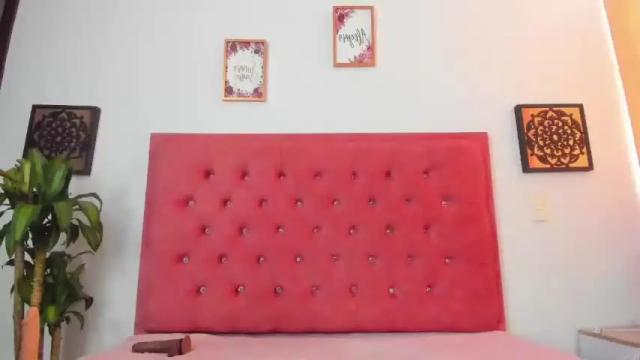 Image 6 of lunazambrano18 Stream on Chaturbate on 14 months ago