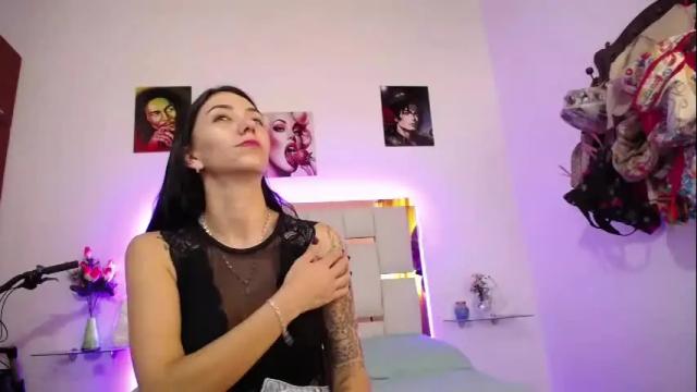 Image 3 of lunazambrano18 Stream on Chaturbate on 14 days ago