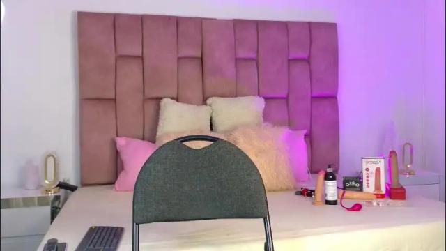 Image 10 of lunitadiva Stream on Chaturbate on 1 month ago