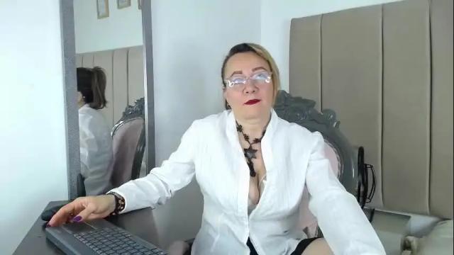 Image 12 of lupita223 Stream on Chaturbate on 25 days ago