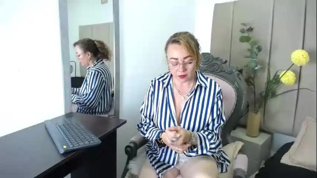 Image 8 of lupita223 Stream on Chaturbate on 18 days ago