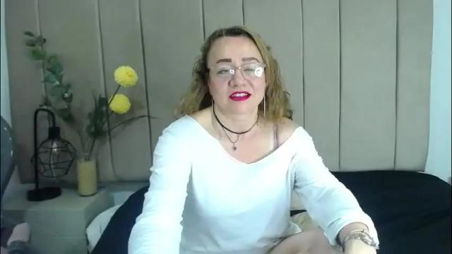Image 2 of lupita223 Stream on Chaturbate on 14 days ago