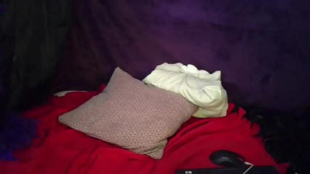 Image 4 of luros_modasy Stream on Chaturbate on 12 months ago