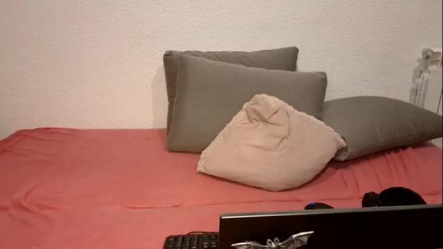 Image 12 of luros_modasy Stream on Chaturbate on 8 months ago