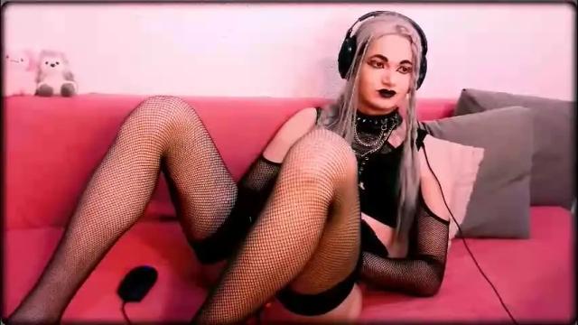 Image 12 of luros_modasy Stream on Chaturbate on 2 months ago