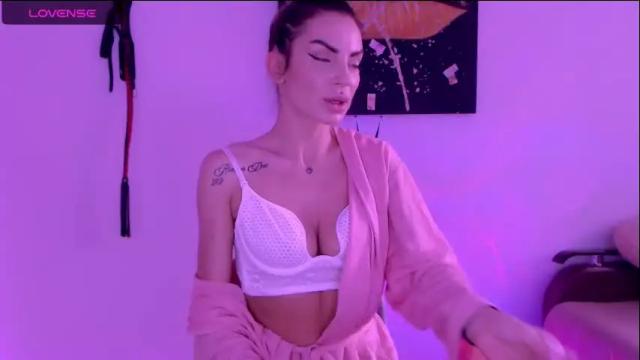 Image 4 of lusciousalice Stream on Chaturbate on 3 days ago