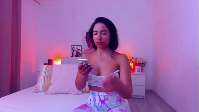 Image 8 of luscioussarra Stream on Chaturbate on 29 days ago