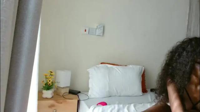 Image 2 of lust4karly_ Stream on Chaturbate on 2 months ago