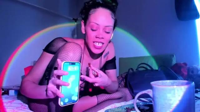 Image 6 of lustforlola Stream on Chaturbate on 13 months ago