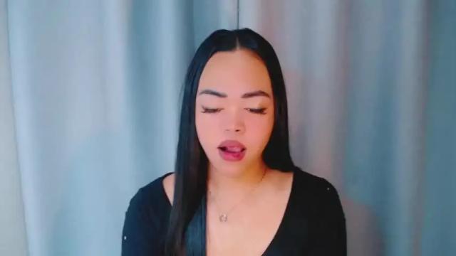 Image 4 of lustfuloffendertrina Stream on Chaturbate on 13 months ago