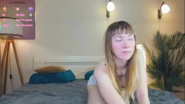 Image 3 of lusty_miss_di Stream on Chaturbate on 24 days ago
