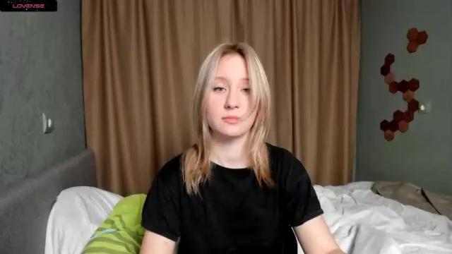 Image 11 of lusyagreenberg Stream on Chaturbate on 14 months ago