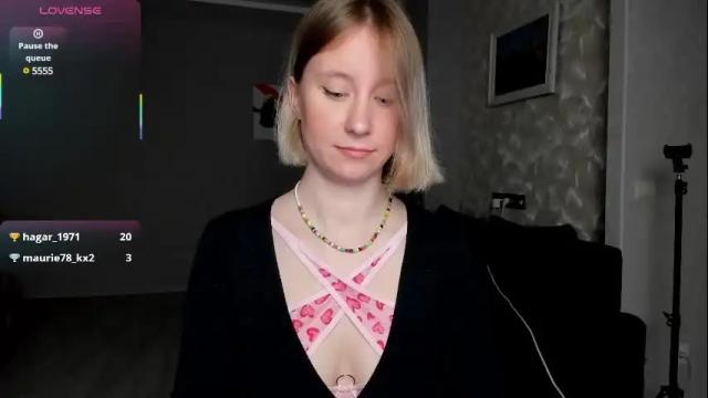 Image 12 of lusyagreenberg Stream on Chaturbate on 1 month ago