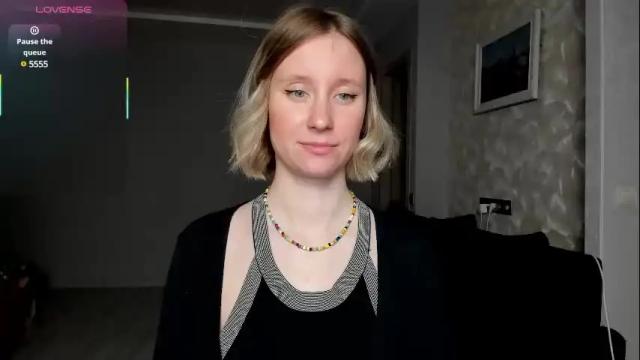 Image 3 of lusyagreenberg Stream on Chaturbate on 1 month ago