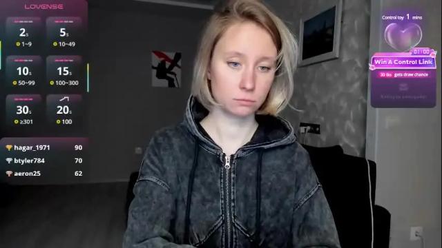 Image 10 of lusyagreenberg Stream on Chaturbate on 1 month ago