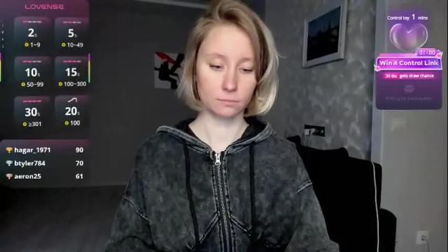 Image 7 of lusyagreenberg Stream on Chaturbate on 1 month ago