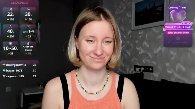 Image 10 of lusyagreenberg Stream on Chaturbate on 1 month ago