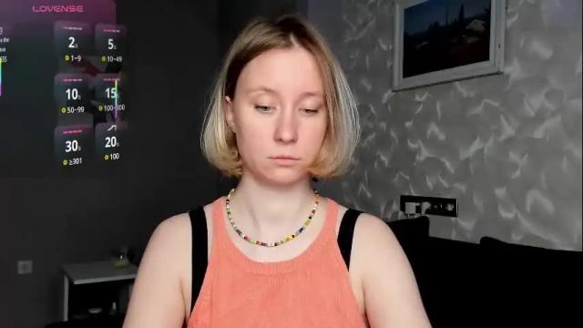 Image 2 of lusyagreenberg Stream on Chaturbate on 1 month ago