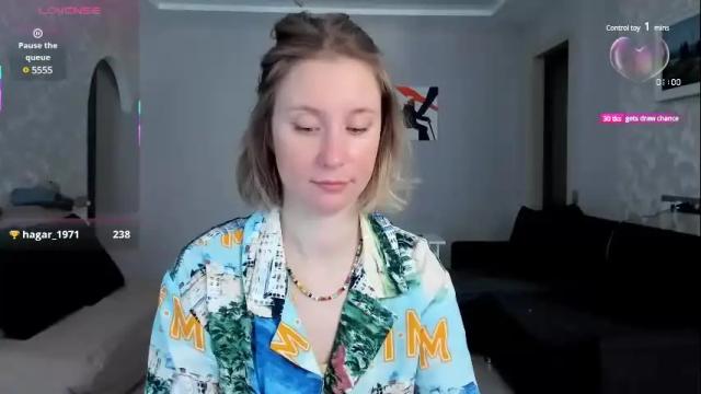 Image 10 of lusyagreenberg Stream on Chaturbate on 19 days ago