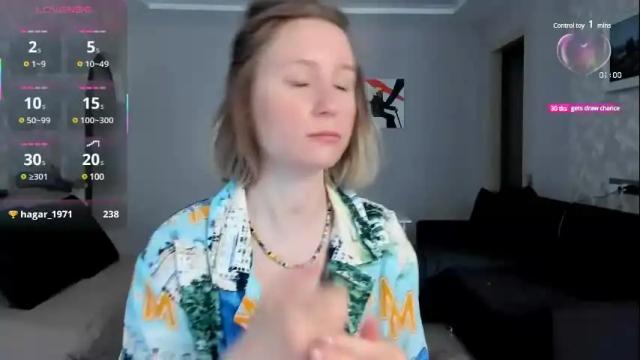 Image 11 of lusyagreenberg Stream on Chaturbate on 19 days ago