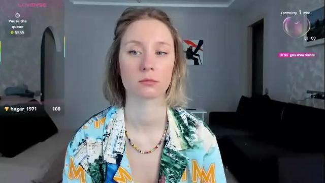 Image 6 of lusyagreenberg Stream on Chaturbate on 19 days ago