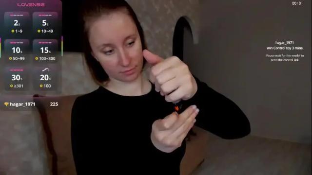 Image 3 of lusyagreenberg Stream on Chaturbate on 17 days ago