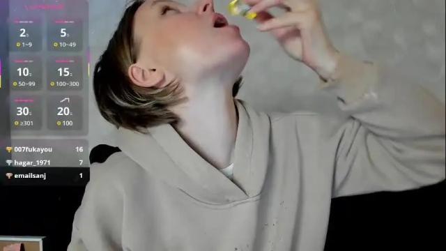 Image 3 of lusyagreenberg Stream on Chaturbate on 6 months ago