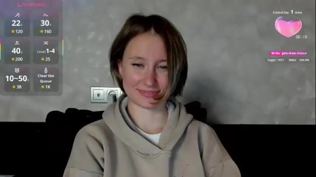 Image 6 of lusyagreenberg Stream on Chaturbate on 6 months ago