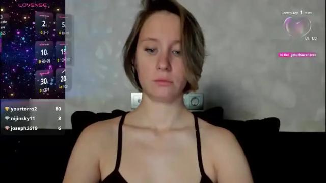 Image 10 of lusyagreenberg Stream on Chaturbate on 6 months ago