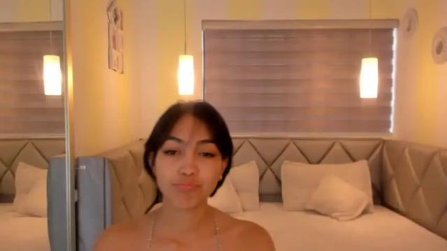 Image 9 of luucy___ Stream on Chaturbate on 14 months ago