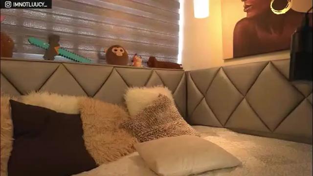 Image 2 of luucy___ Stream on Chaturbate on 4 months ago