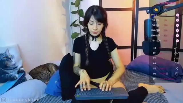 Image 4 of luuuucyklee Stream on Chaturbate on 19 months ago