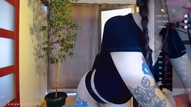 Image 12 of luuuucyklee Stream on Chaturbate on 18 months ago