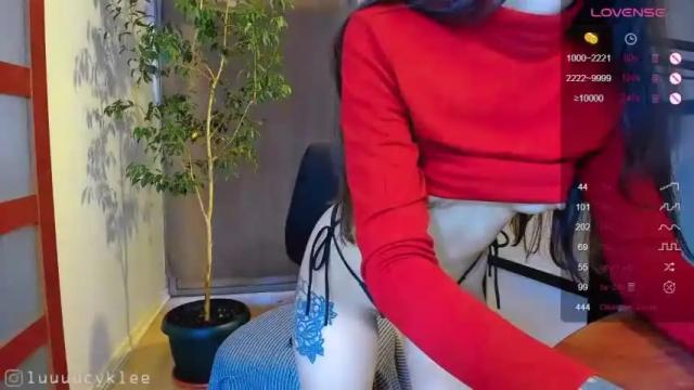 Image 10 of luuuucyklee Stream on Chaturbate on 18 months ago