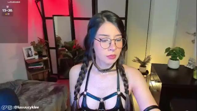 Image 2 of luuuucyklee Stream on Chaturbate on 6 months ago