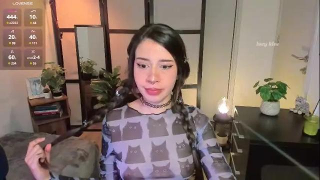 Image 8 of luuuucyklee Stream on Chaturbate on 5 months ago