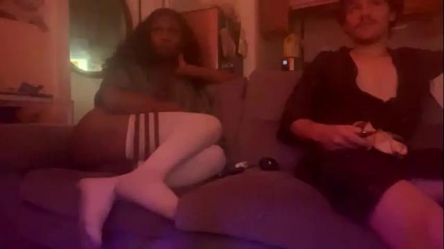 Image 3 of luvvlee Stream on Chaturbate on 5 months ago