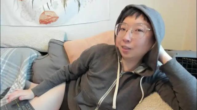 Image 4 of luxgray Stream on Chaturbate on 18 days ago