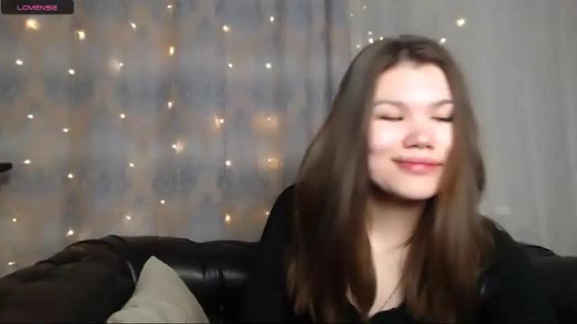 Image 2 of luxmarusya Stream on Chaturbate on 12 months ago