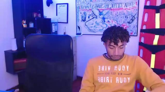 Image 4 of luxor_alix Stream on Chaturbate on 16 months ago